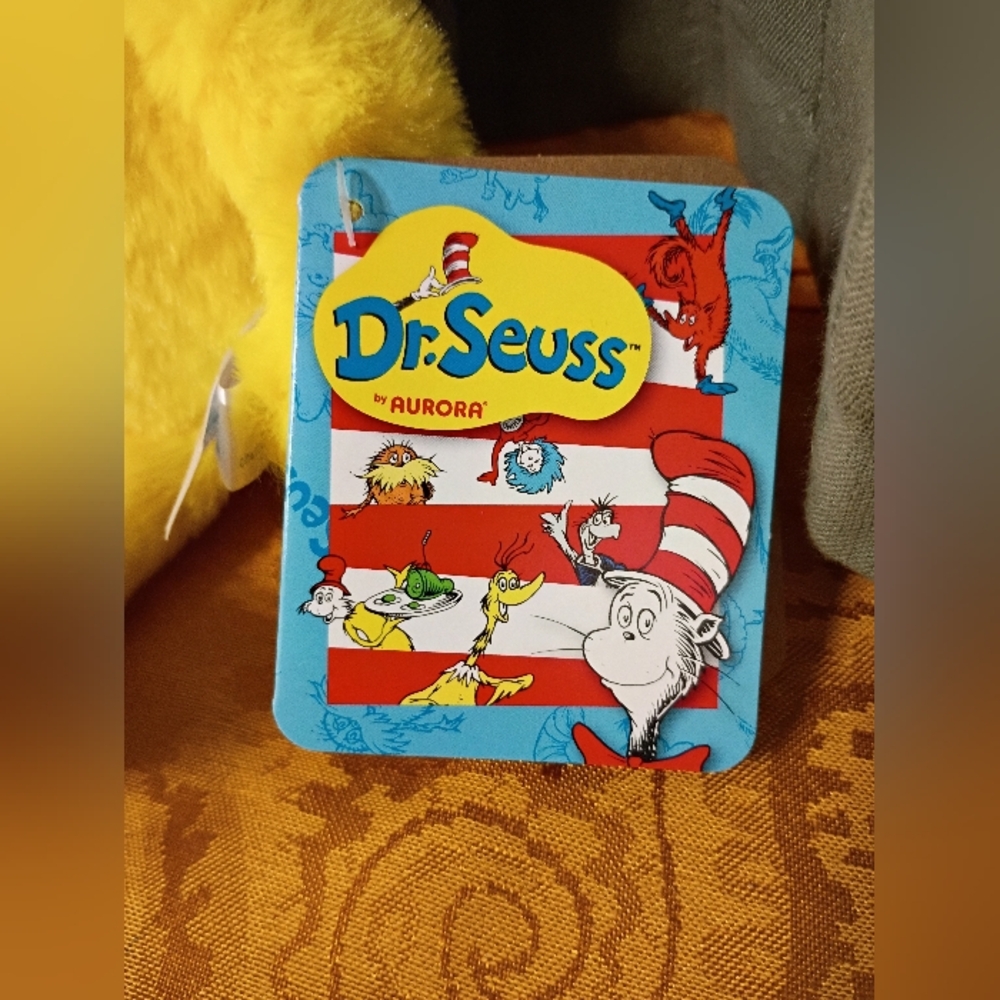 NWT 2019 Aurora Dr. Seuss Sneetch Yellow With A Green Star 12" - Picture 7 of 9